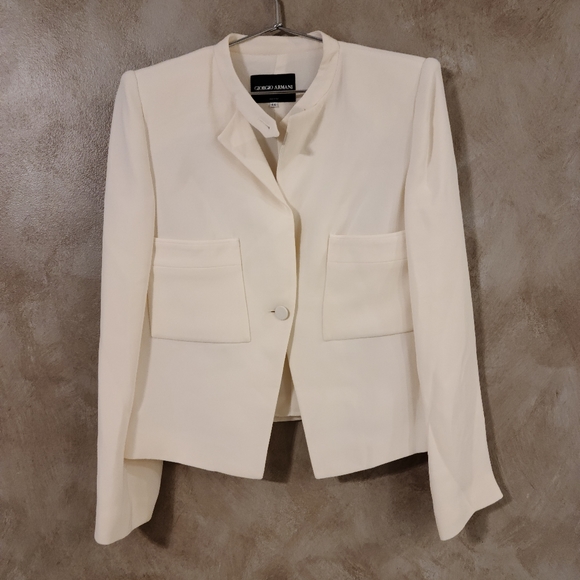 Giorgio Armani Jackets & Blazers - Giorgio Armani off-white silk jacket